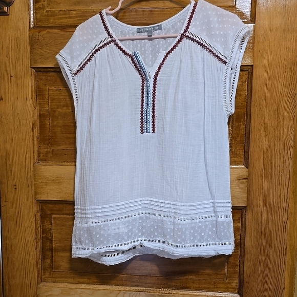 Daniel Rainn Tops - Daniel Rainn Red and White Embellished Cap Sleeve Blouse L